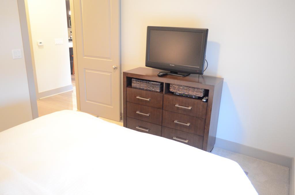 Hanover Post Oak Apartment Houston Room photo